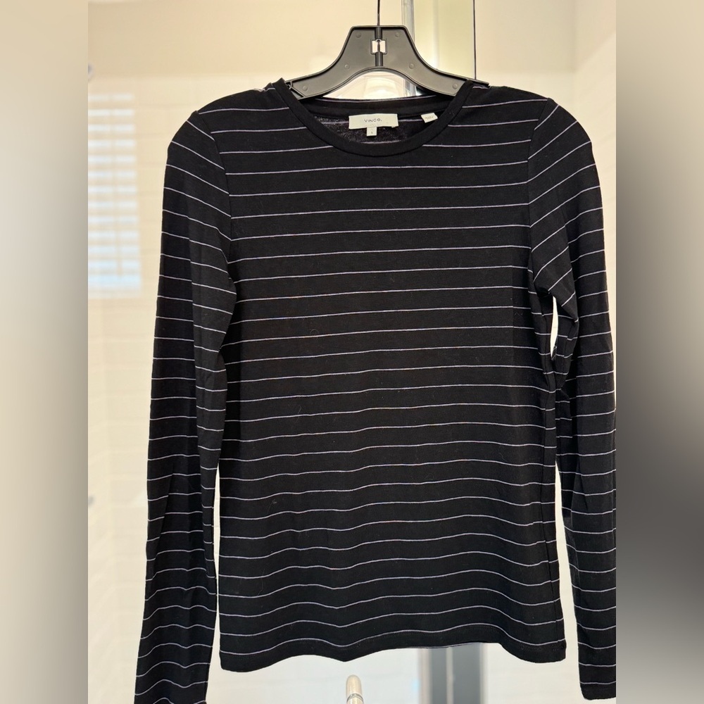 Vince black striped stretchy top, sz S